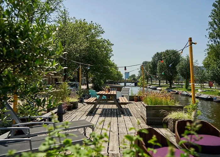 The Amsterdam Houseboat Family - De Pijp