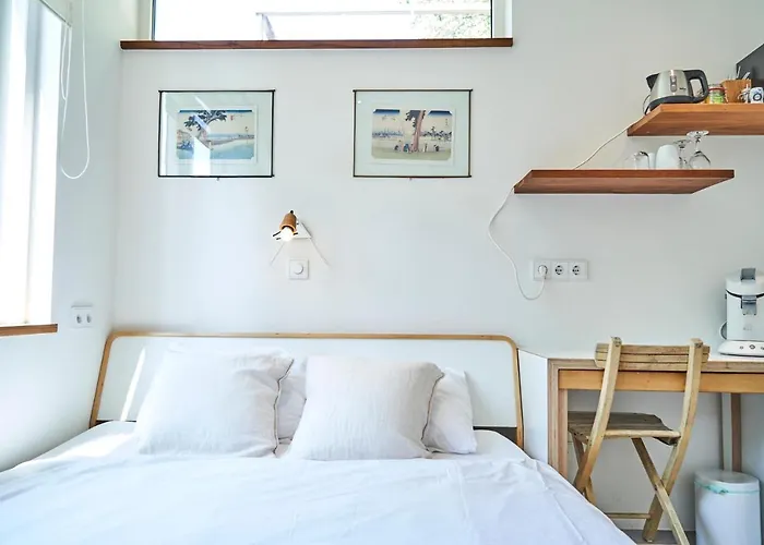 The Amsterdam Houseboat Family - De Pijp